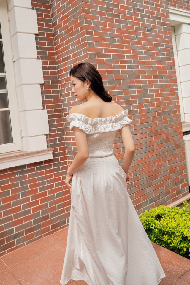 OFF SHOULDER SMOKED TOP (WHITE)