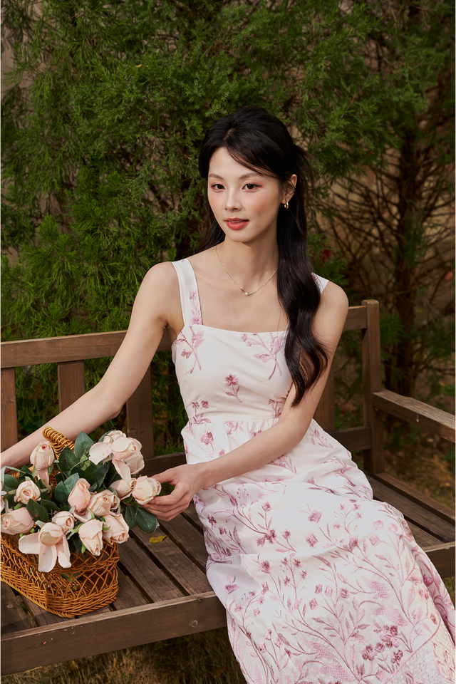 MARTHA EMBROIDERED DRESS (PINK)