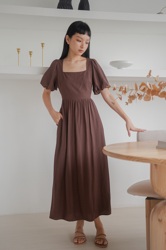VINYA OPEN BACK MAXI DRESS (BROWN) 