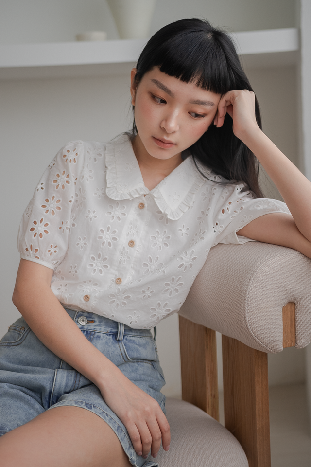 WILLOW COLLARED TOP (EYELET)